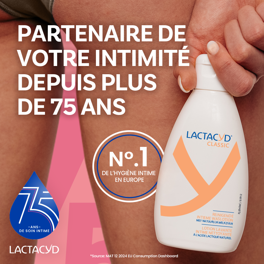 Lactacyd Classic Lotion : Flacon tenu en main, avec texte 'Partenaire de votre intimité depuis plus de 75 ans'.